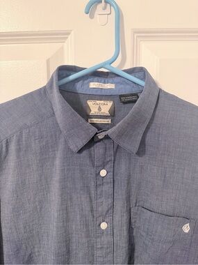 Volcom Men's Chambray Blue Casual Button-Down Shirt